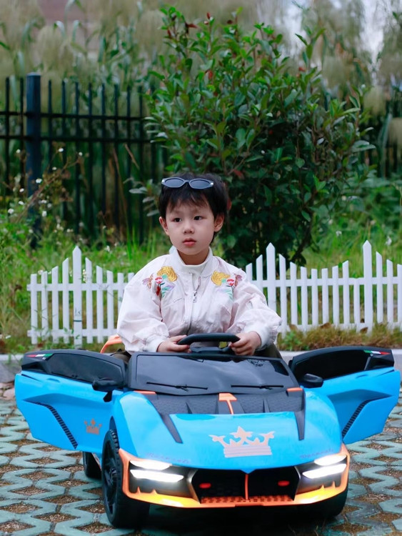 ماشین شارژی مازراتی طرح پلیسی